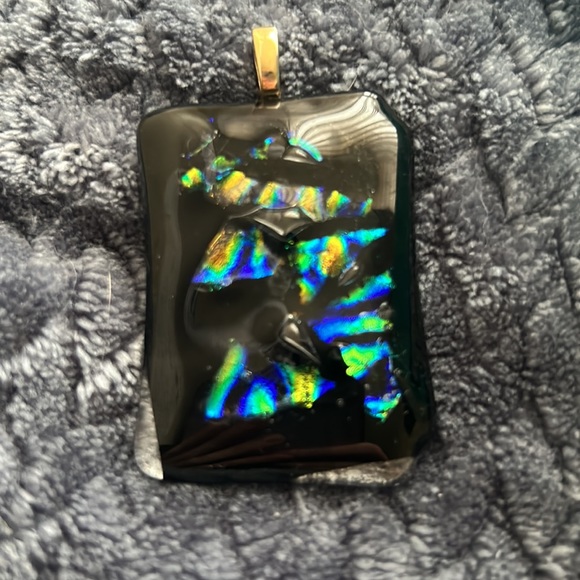 Opal embedded glass pendant - Picture 3 of 3